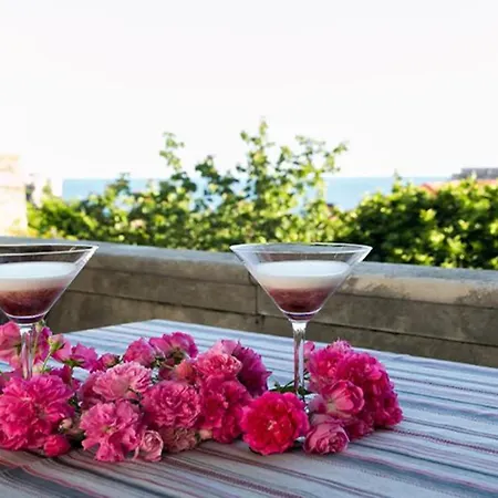 Solei With Terrace Oldtown And Sea View Daire *