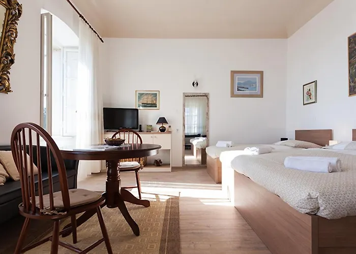 Solei With Terrace Oldtown And Sea View Appartement