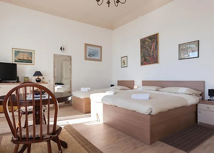 Solei With Terrace Oldtown And Sea View *