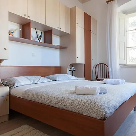 Apartman Solei With Terrace Oldtown And Sea View